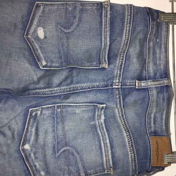 Light wash distressed jeans - Picture 5 of 14